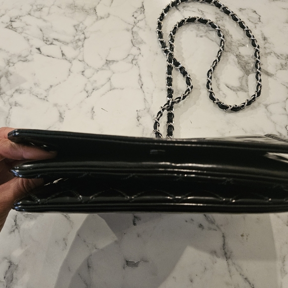 Chanel black patent leather silver chain hardware crossbody bag. W the dustbag! - Picture 11 of 16